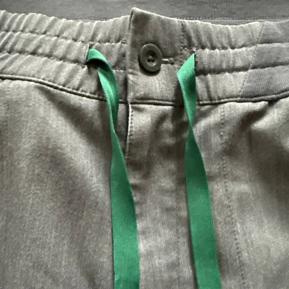 FIGS Technical Collection‎ Style M20SW2007 Men's Small Gray Joggers